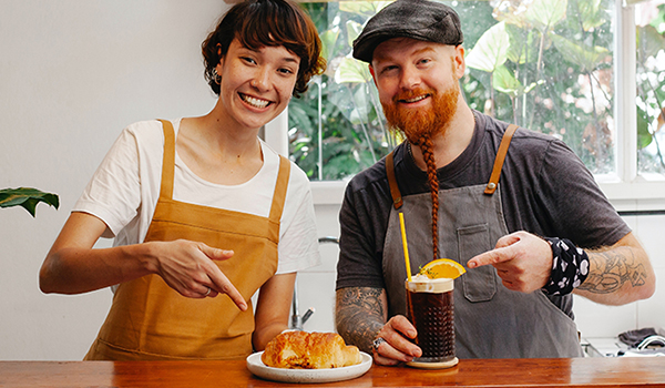 isolved-enable-time-and-labor-mgt-2-employees-600px